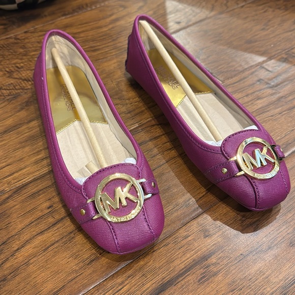 Michael Kors flats - Picture 2 of 7